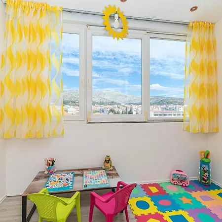 Appartement Stunning In With Kitchen *